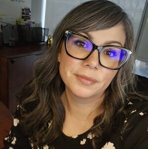 Meet your Posher, Fallon *Check out my free add-on items*